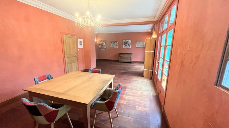 Maison - 200 m² - 7 pièces