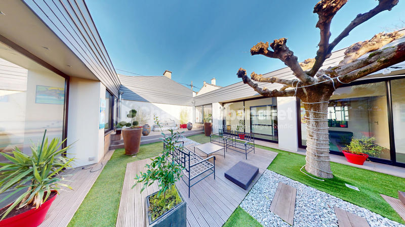 Loft - 396 m² - 8 pièces