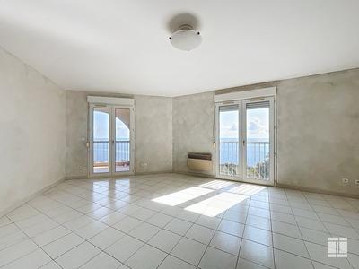 Appartement - 94 m² - 4 pièces