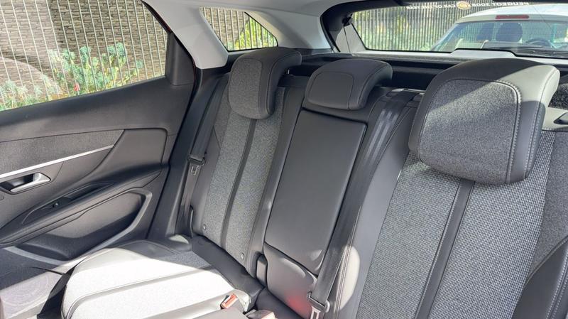 Peugeot 3008 II 1.2 Puretech 130.0 Allure - Automatique Entretien constructeur