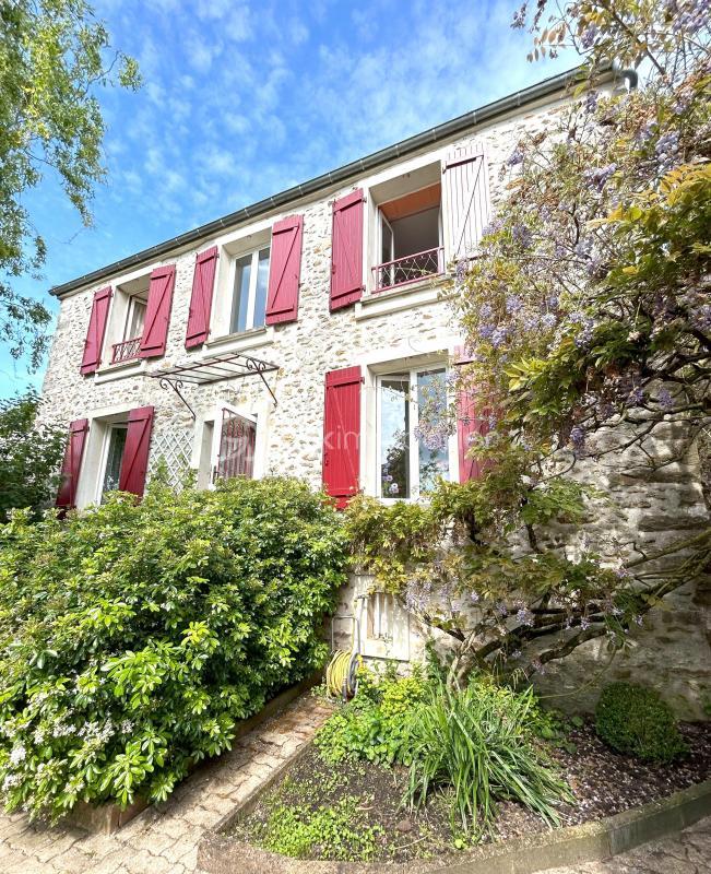 Maison en pierre - 140 m² - 6 pièces