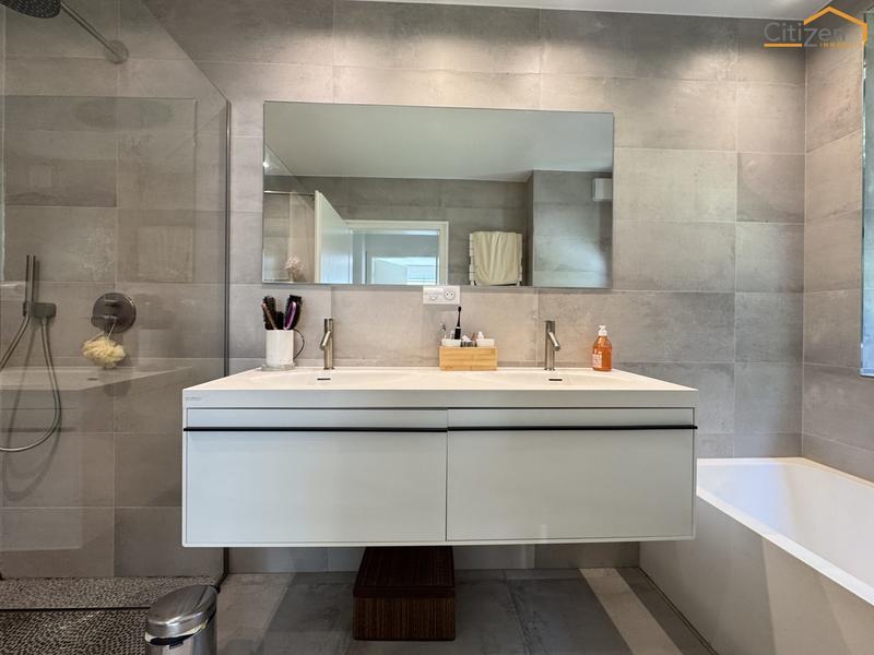 Villa - 212 m² - 6 pièces