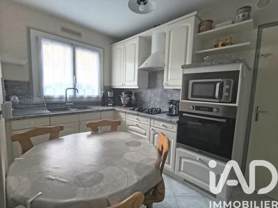 Maison - 98 m² - 5 pièces