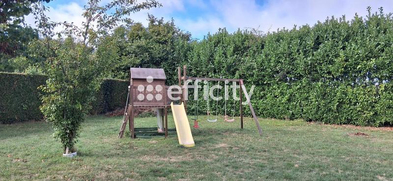 Maison - 121 m² - 5 pièces