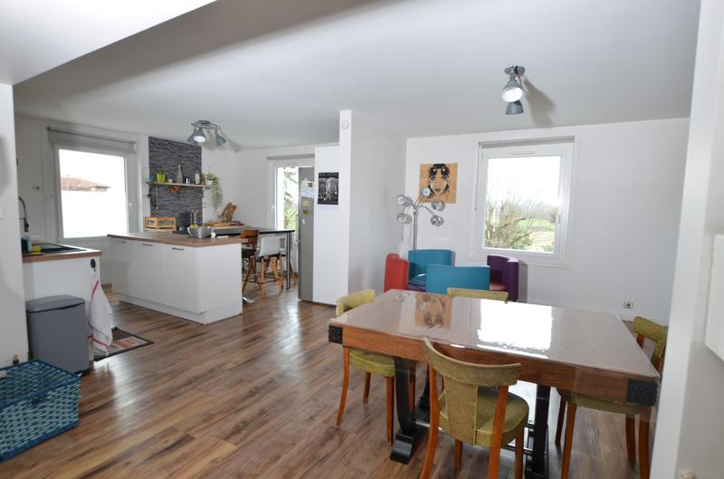 Maison - 202 m² - 8 pièces