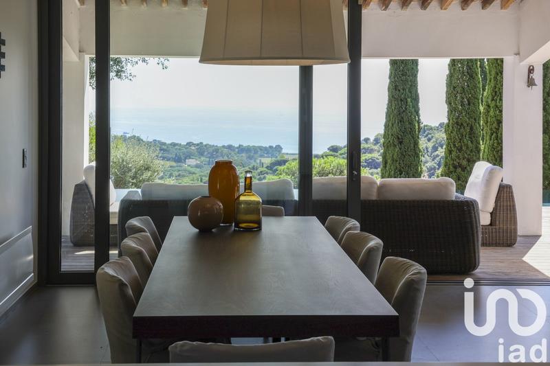 Maison - 350 m² - 9 pièces