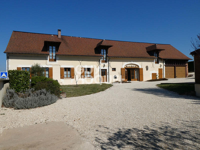 Maison - 214 m² - 6 pièces