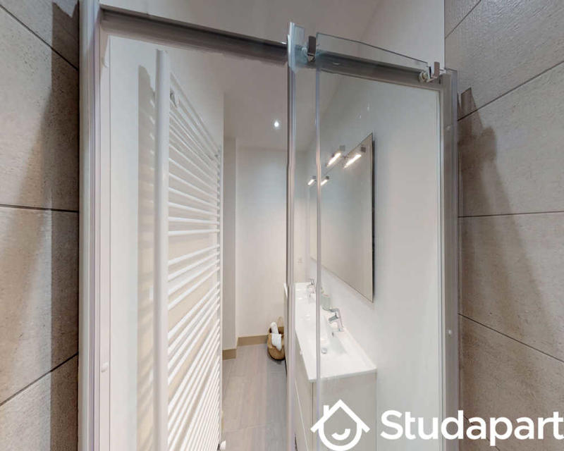 Chambre - 70 m² - 1 pièce