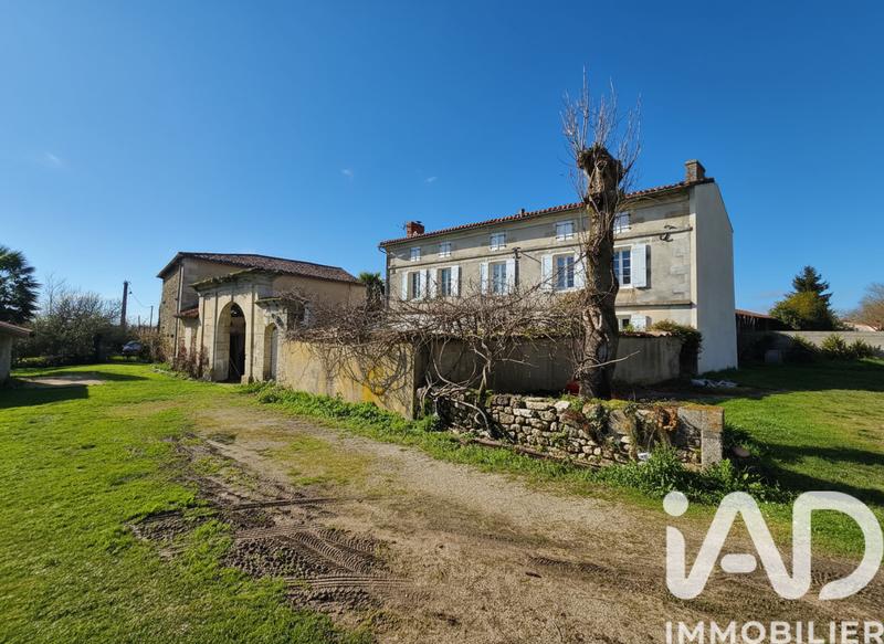 Maison - 260 m² - 8 pièces