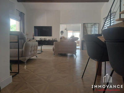 Maison traditionnelle - 175 m² - 5 pièces