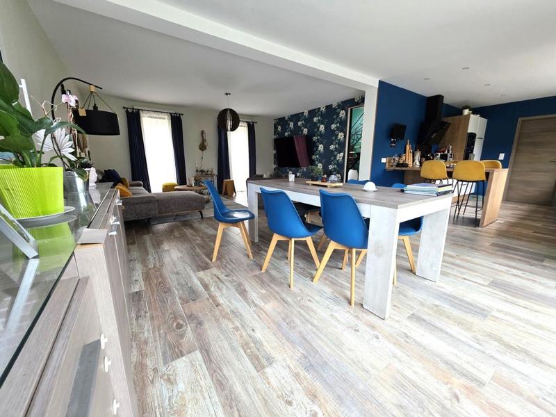 Maison - 145 m² - 8 pièces