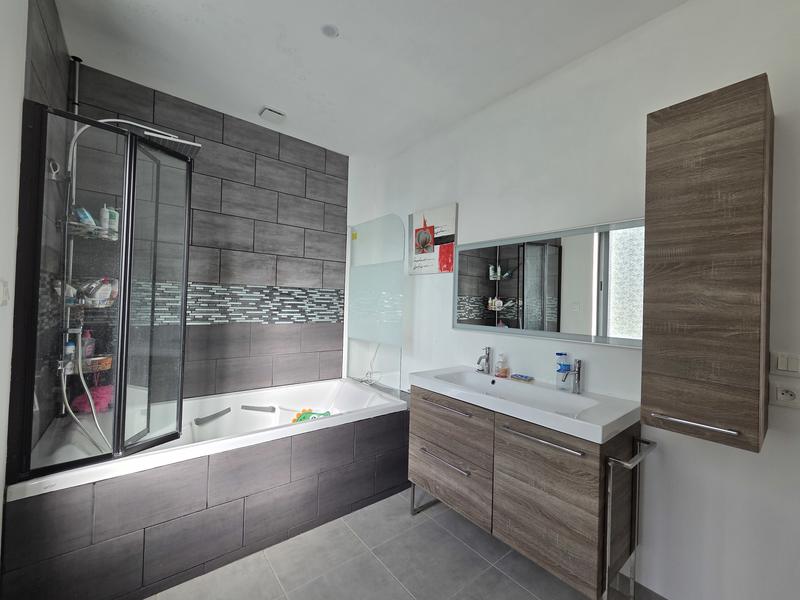 Maison - 137 m² - 5 pièces