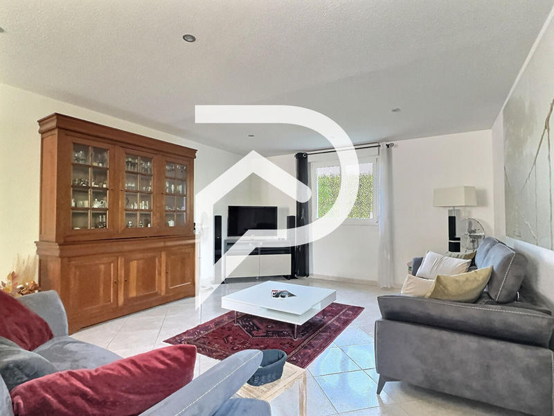 Maison - 200 m² - 7 pièces