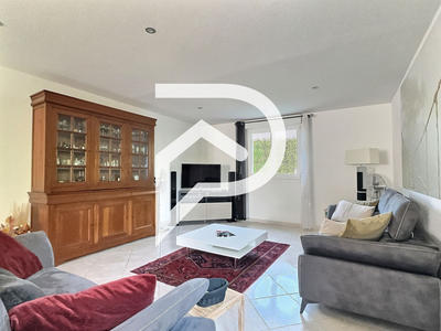 Maison - 200 m² - 7 pièces