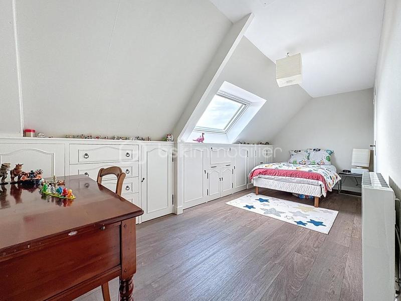 Pavillon - 180 m² - 6 pièces