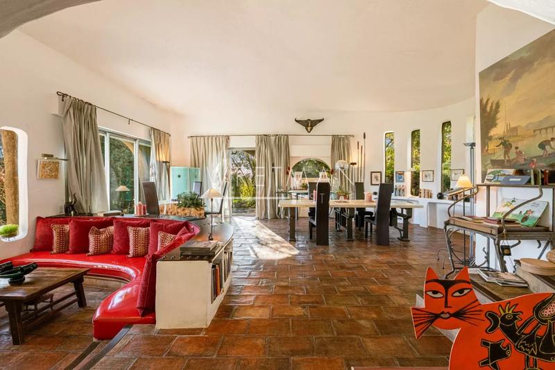 Villa - 407 m² - 11 pièces