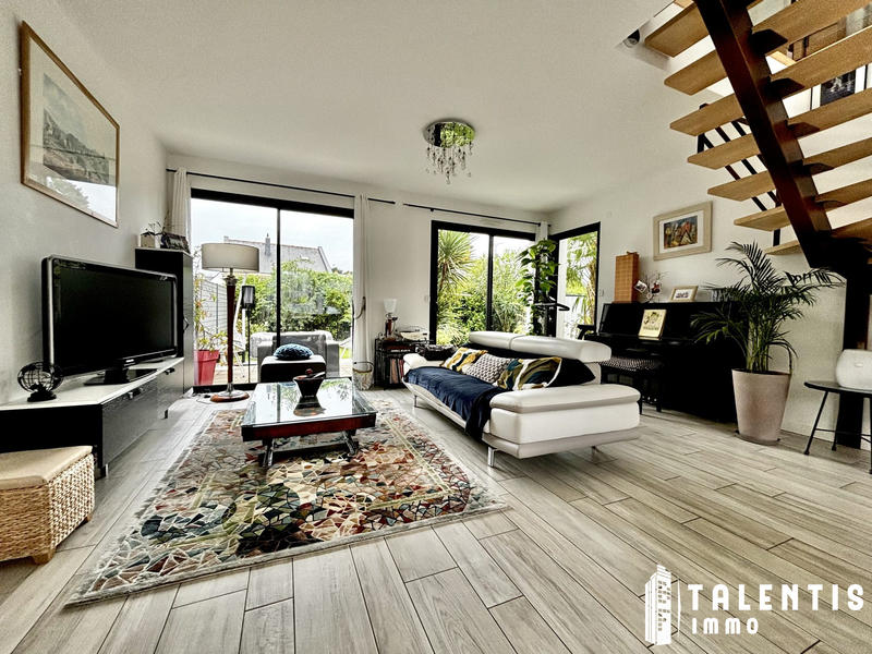 Maison contemporaine - 192 m² - 7 pièces