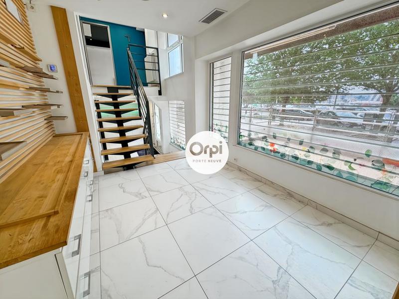 Local commercial - 135 m²