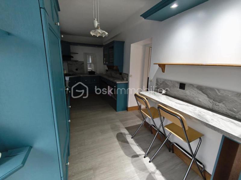 Demeure - 230 m² - 10 pièces