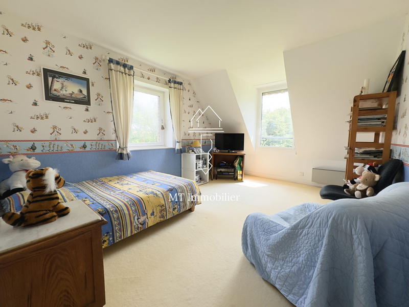 Maison - 241 m² - 7 pièces