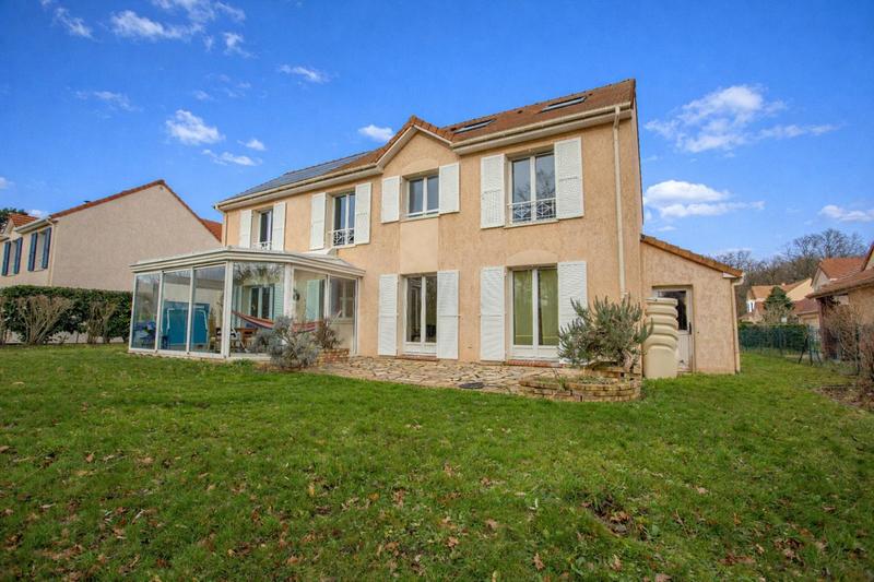 Maison - 205 m² - 8 pièces