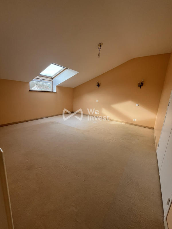 Maison - 254 m² - 12 pièces