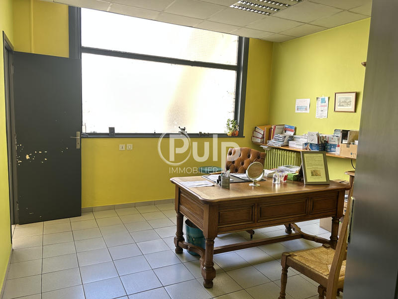 Local commercial - 75 m² - 4 pièces