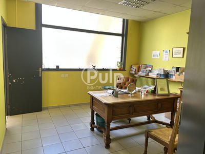 Local commercial - 75 m² - 4 pièces