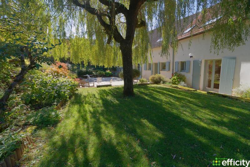 Maison - 290 m² - 11 pièces