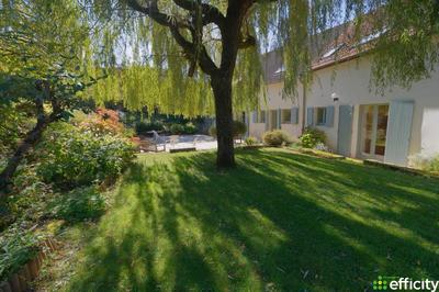 Maison - 290 m² - 11 pièces