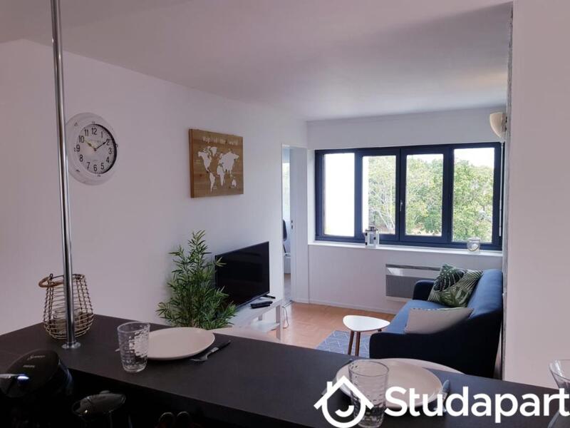 Chambre - 13 m² - 1 pièce