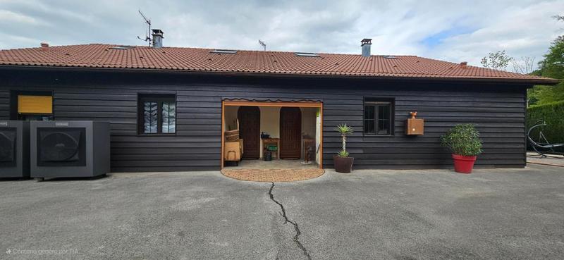 Maison - 243 m² - 14 pièces