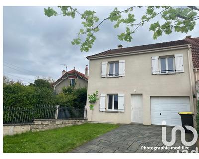 Maison - 92 m² - 6 pièces