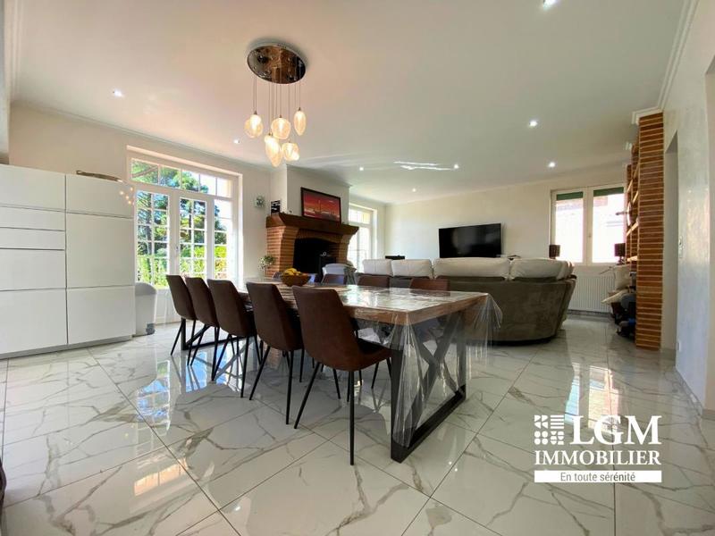 Maison - 206 m² - 7 pièces