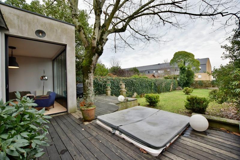 Maison - 208 m² - 8 pièces