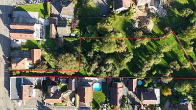 Terrain constructible - 3 000 m²