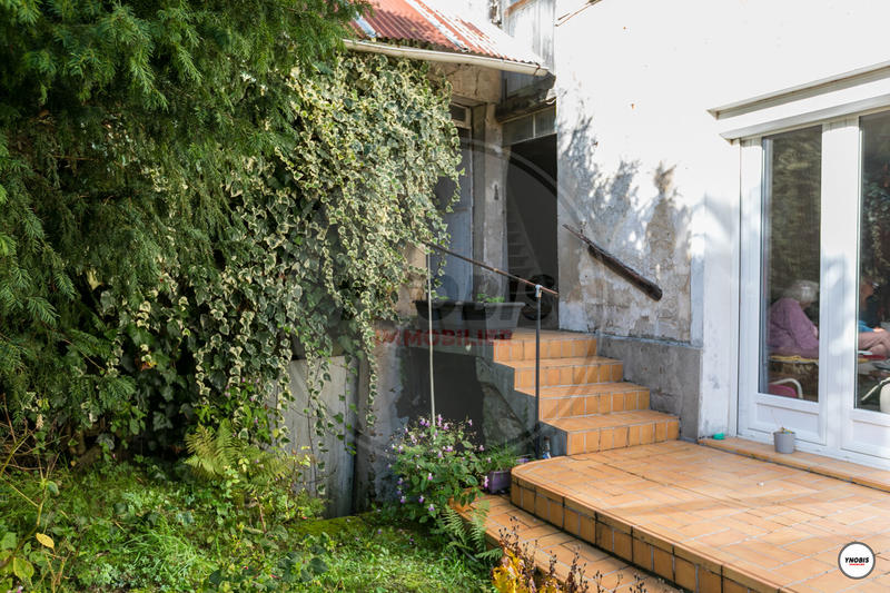 Maison - 300 m² - 10 pièces