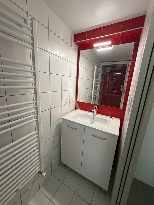 Chambre - 12 m² - 2 pièces