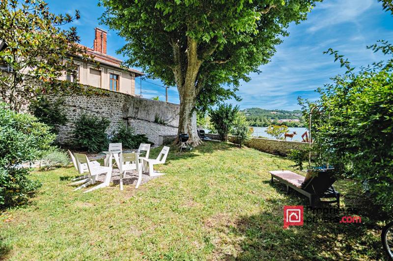 Loft - 135 m² - 3 pièces