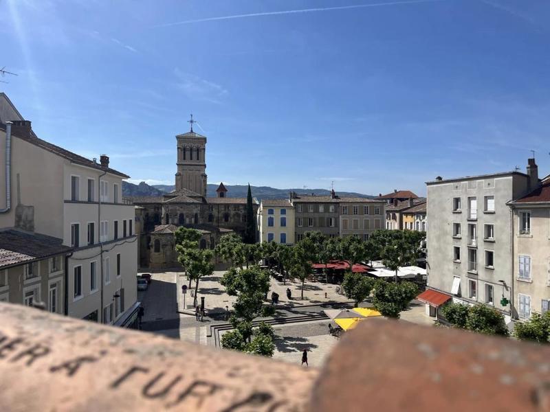 Appartement - 94 m² - 4 pièces