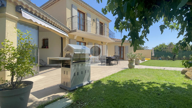 Maison - 179 m² - 7 pièces