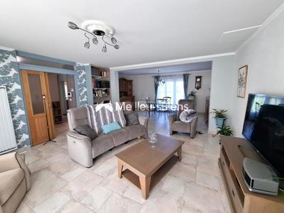 Maison traditionnelle - 186 m² - 8 pièces