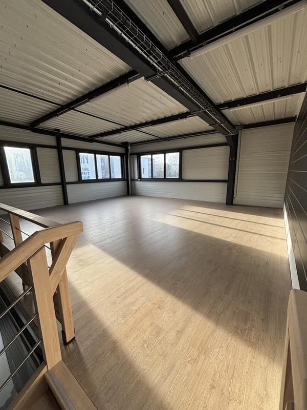 Local d'activités - 177 m²