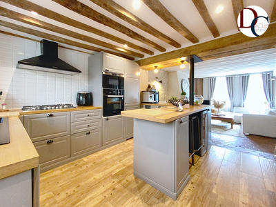 Maison - 163 m² - 7 pièces