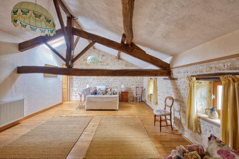 Maison - 230 m² - 13 pièces