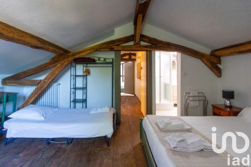 Maison - 185 m² - 11 pièces