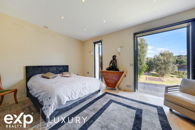 Maison contemporaine - 289 m² - 6 pièces