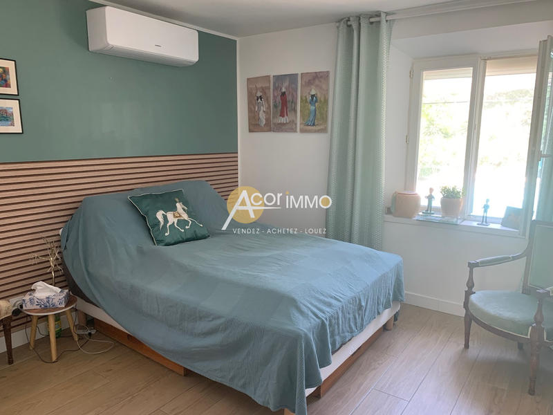 Maison - 230 m² - 9 pièces