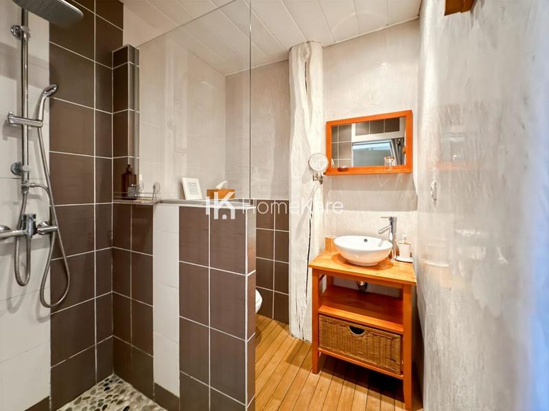 Maison - 300 m² - 9 pièces