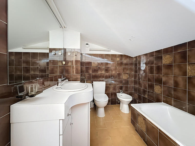 Appartement - 82 m² - 3 pièces